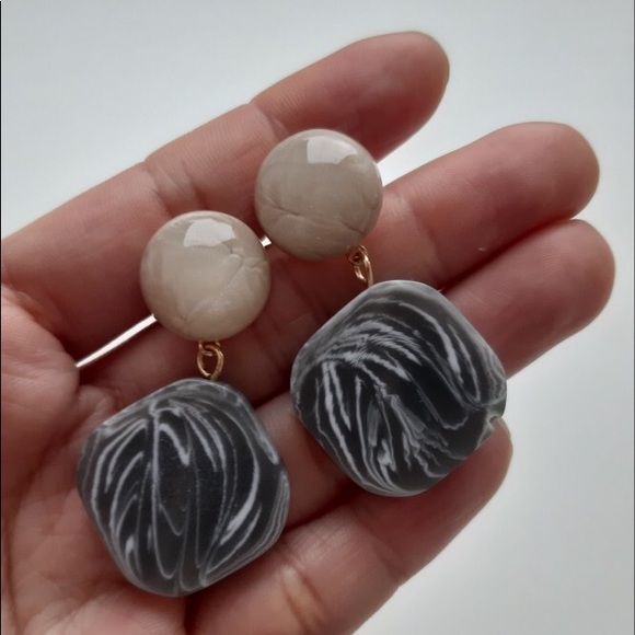 Perfect Ash Gray Earrings - Picture 2 of 4
